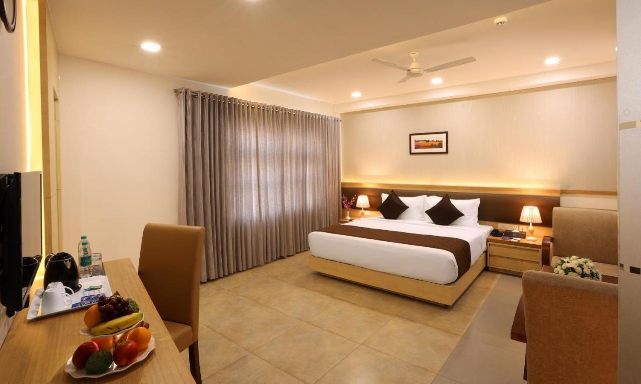 מלון Kochi Flora Charishma Residency Aluva מראה חיצוני תמונה