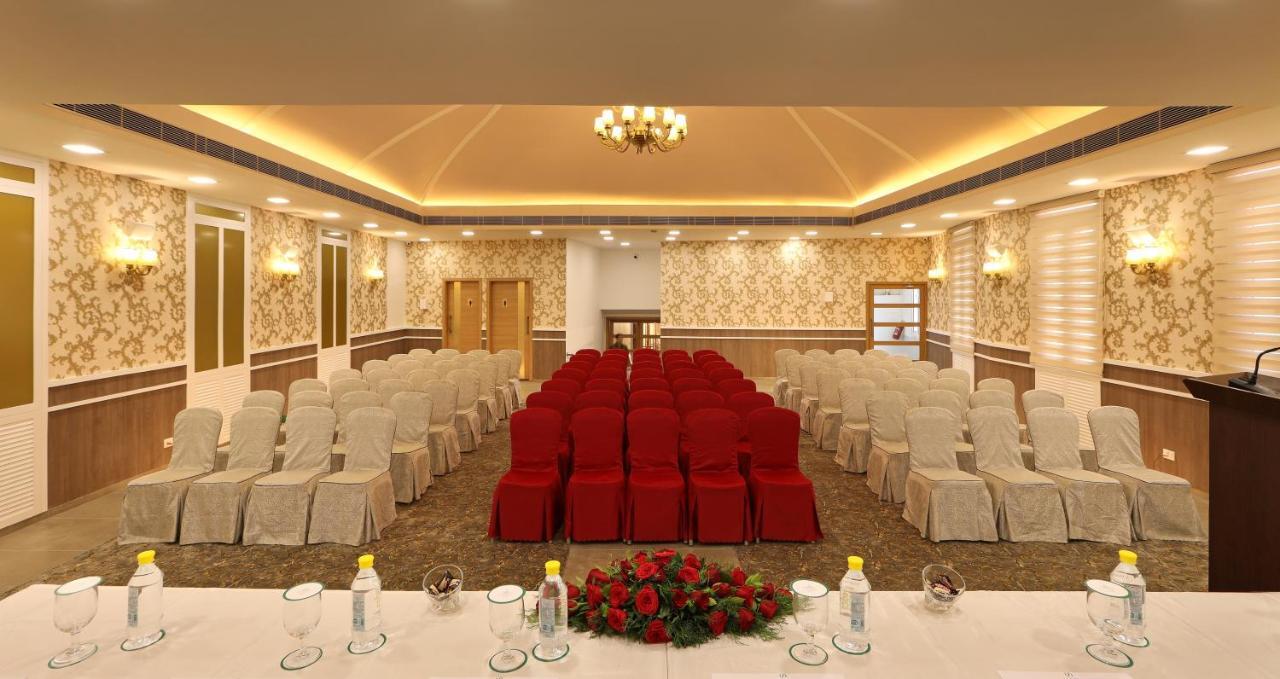 מלון Kochi Flora Charishma Residency Aluva מראה חיצוני תמונה