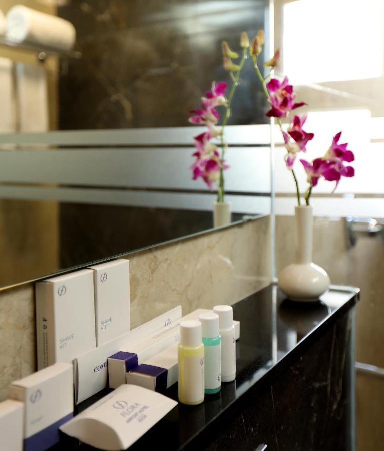 מלון Kochi Flora Charishma Residency Aluva מראה חיצוני תמונה