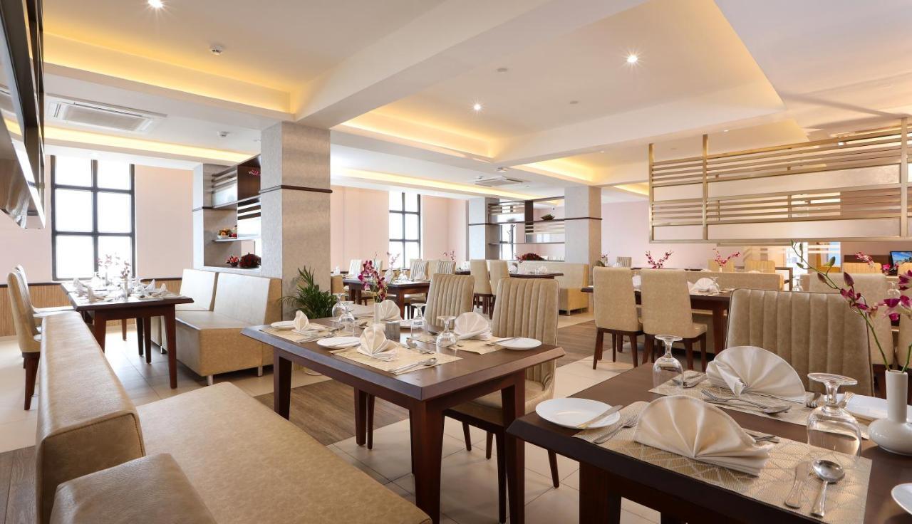 מלון Kochi Flora Charishma Residency Aluva מראה חיצוני תמונה
